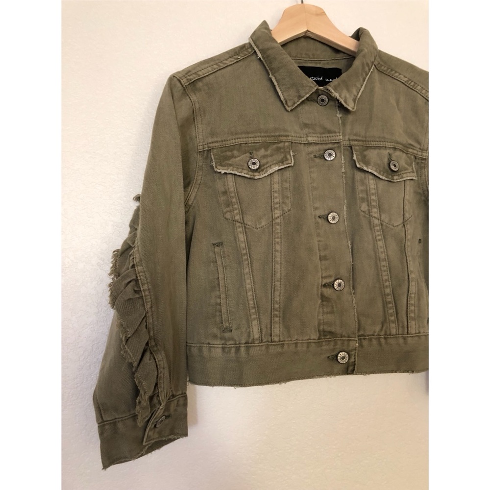 LAST 2 (M) Jade Ruffle Denim Jacket - Picture 6 of 8